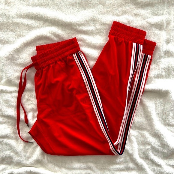 TNA Pants - Aritzia TNA joggers